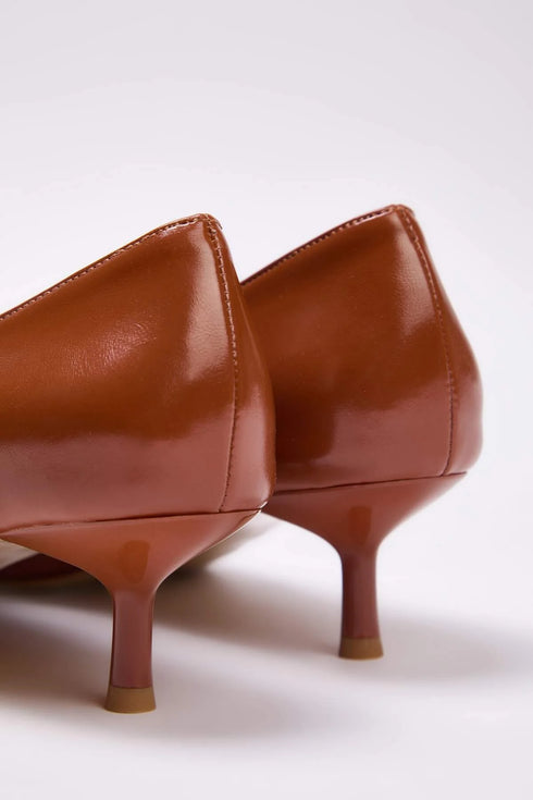 حذاء كعب قصير كلاسيكي